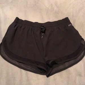 lorna jane athletic shorts